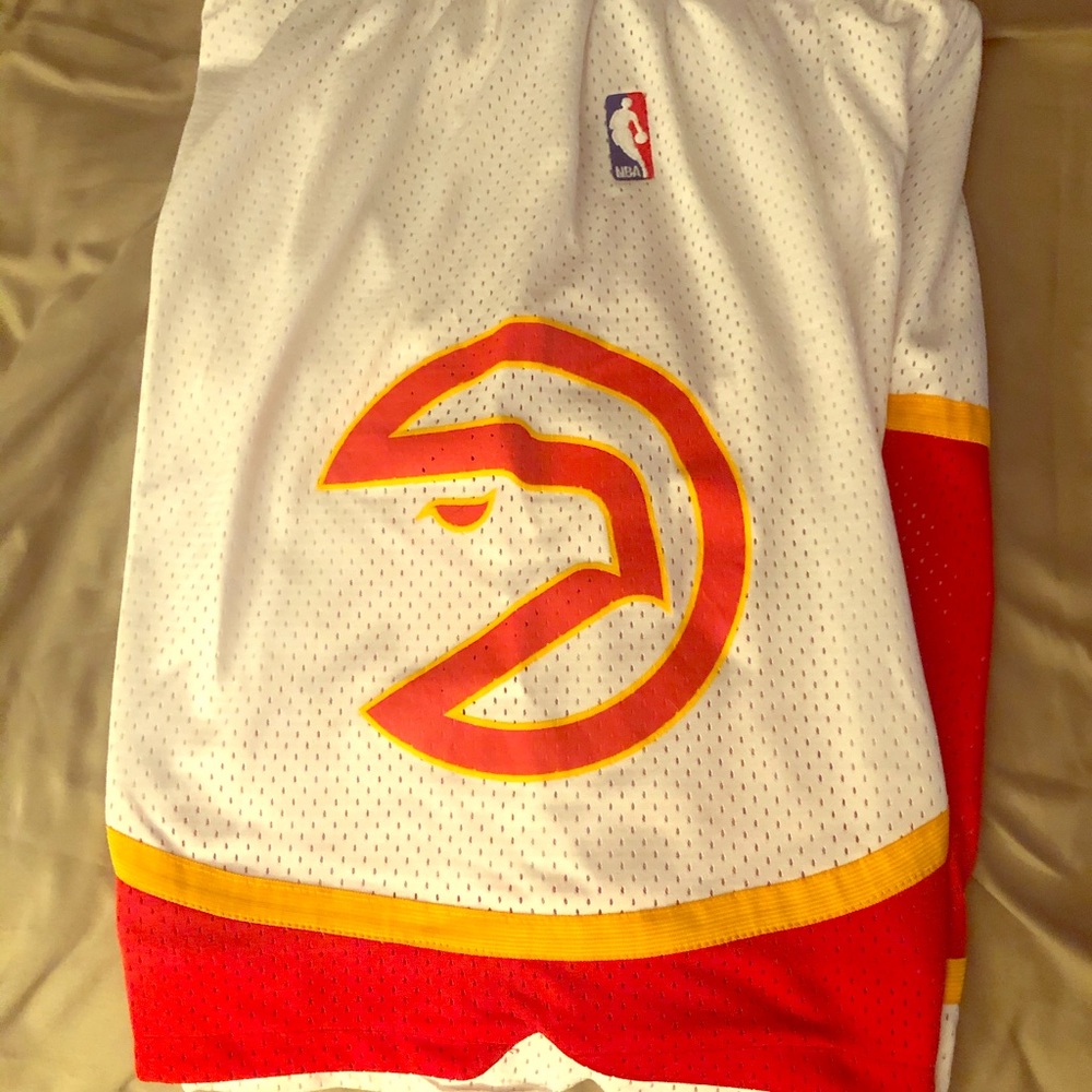 BRAND NEW Retro Atlanta Hawks NBA Shorts